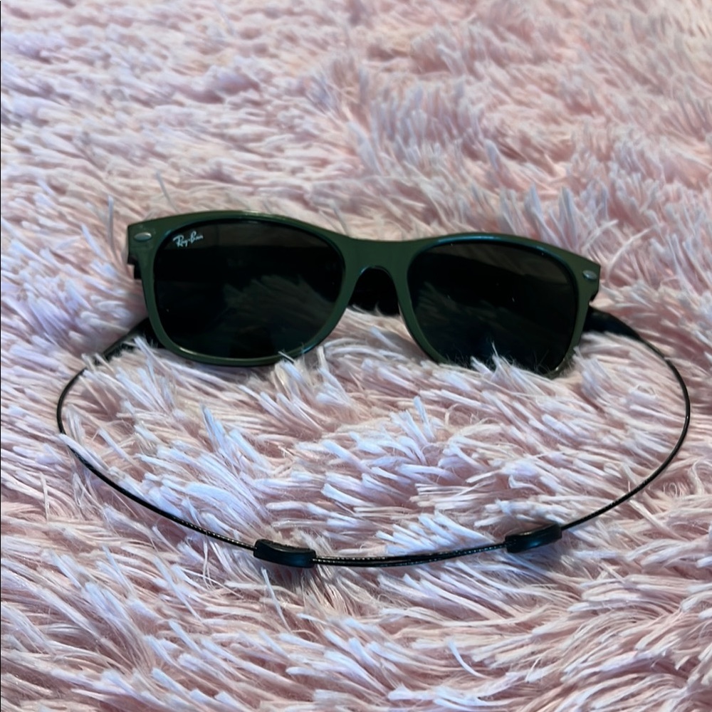 Ray-Ban Dark Green Sunglasses